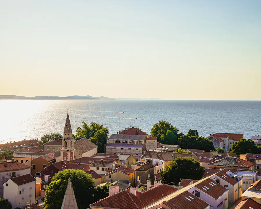 Acoperișuri și marea în Zadar, Croația